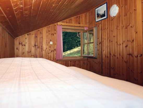 Dreibettzimmer im Obergeschoss der Firstwandhütte 2